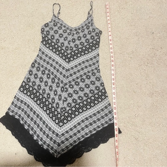 Abstract Festival Black White Lace Patterned High-Low Dress Size S - Picture 9 of 9